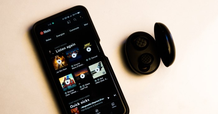 Perbandingan layanan streaming musik terbaik