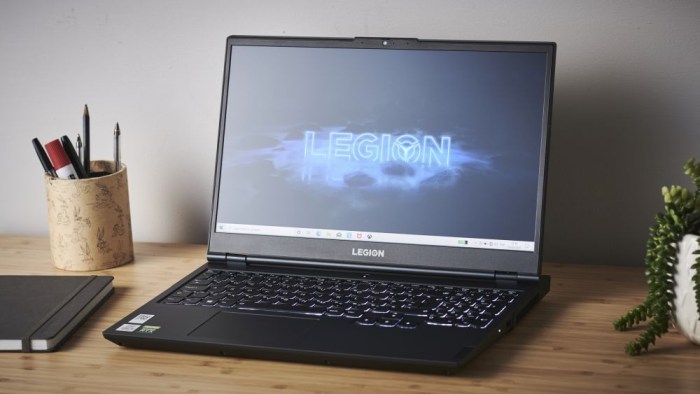 Laptop gaming dengan baterai tahan lama terbaik 2024